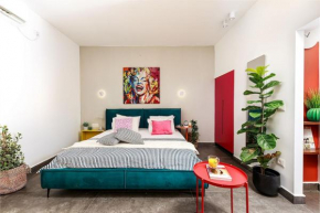Quiet and decorated studio apartment in the city center of Rishon Le Zion